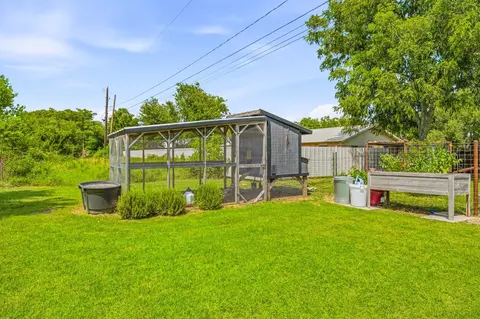 Exterior - 936 Apache Dr, De Leon, TX 76444 photo 8 of 8