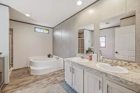 Bath - 936 Apache Dr, De Leon, TX 76444 photo 1 of 3