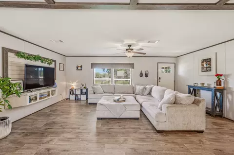Living - 936 Apache Dr, De Leon, TX 76444 photo 3 of 4