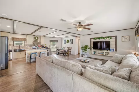 Living - 936 Apache Dr, De Leon, TX 76444 photo 1 of 4