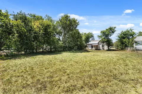 Exterior - 404 Eagle Dr, Eddy, TX 76524 photo 3 of 3