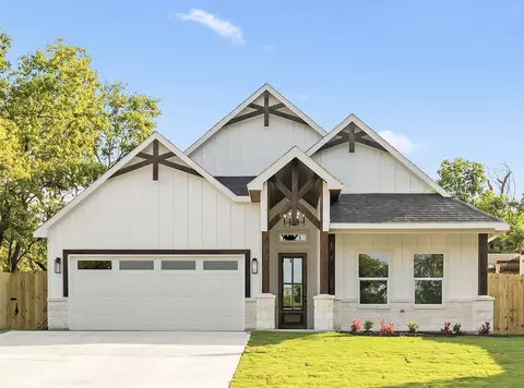 2903 NW 30th St, Fort Worth, TX 76106