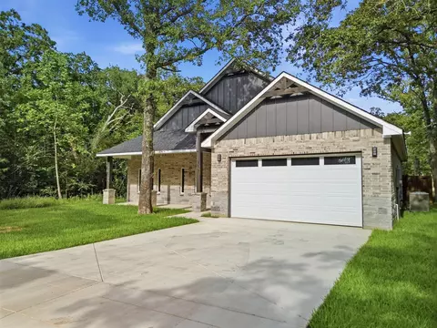 108 Parkside Dr, Trinidad, TX 75163