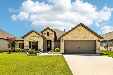 1077 Fleetwood Dr, Justin, TX 76247