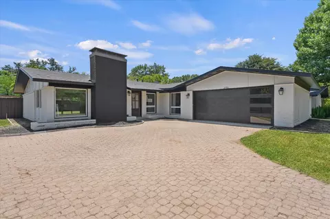 3786 Crown Shore Dr, Dallas, TX 75244