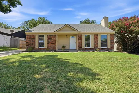 3812 Bigleaf Ln, Fort Worth, TX 76137