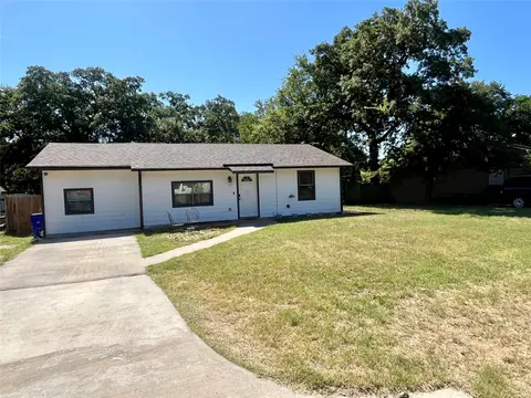 104 Lynn Dr, Azle, TX 76020