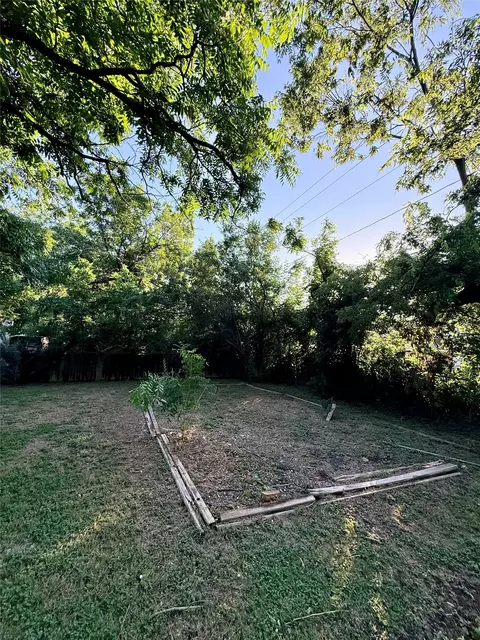 Exterior - 3321 Herring Ave, Waco, TX 76708 photo 4 of 8