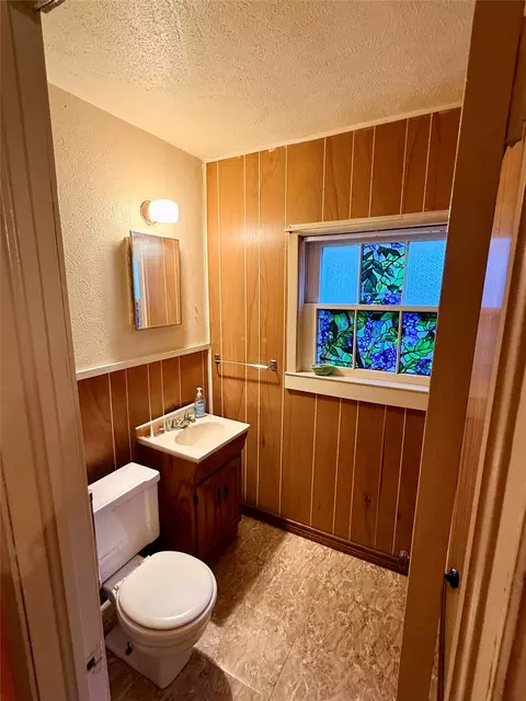 Bath - 3321 Herring Ave, Waco, TX 76708 photo 1 of 2