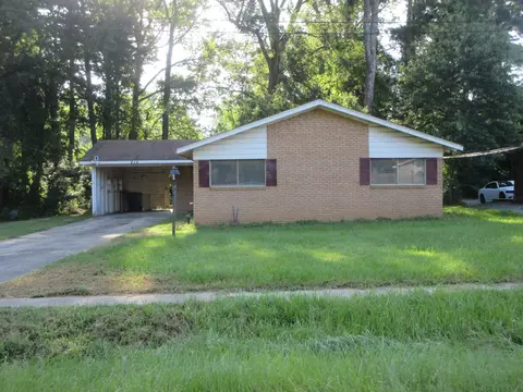 816 S Spruce St, Vivian, LA 71082