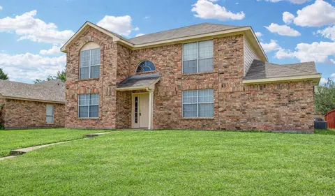 202 Lavender Dr, Cedar Hill, TX 75104