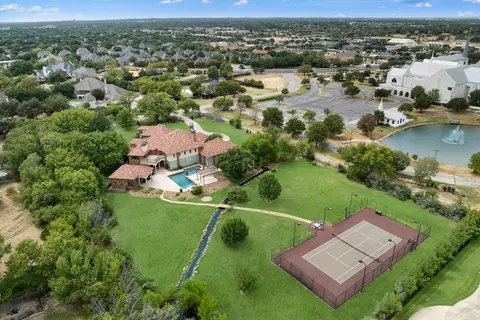211 Pine Dr, Southlake, TX 76092