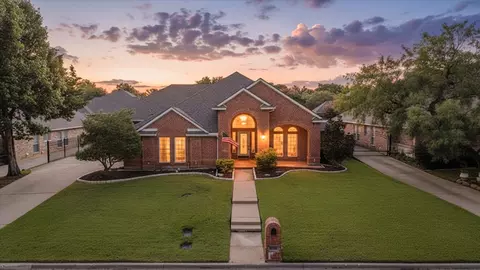 1013 Brook Arbor Dr, Mansfield, TX 76063