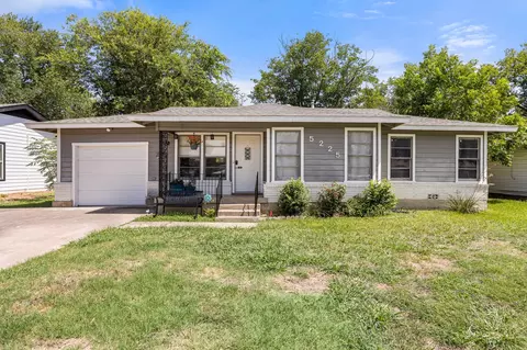 5225 Stephanie Dr, Haltom City, TX 76117