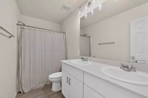 Bath - 14012 Haggerston Dr, Pilot Point, TX 76258 photo 2 of 4