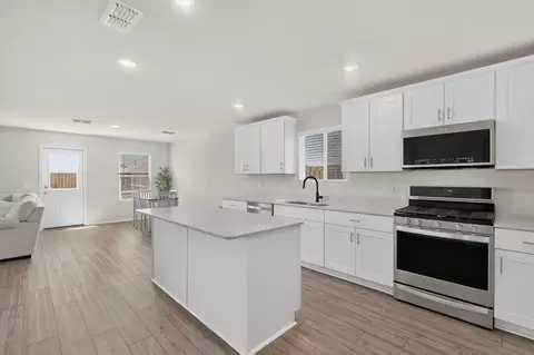 Kitchen - 14012 Haggerston Dr, Pilot Point, TX 76258 photo 3 of 3