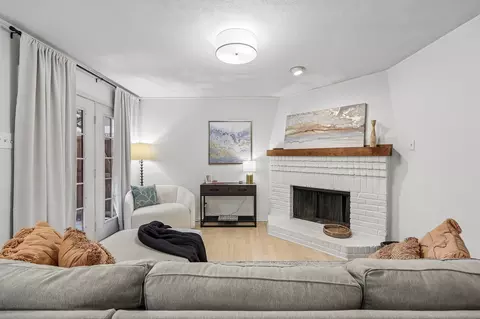 5200 Martel Ave #24B, Dallas, TX 75206