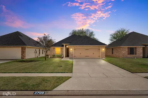 3709 Sabine Pass Dr, Bossier City, LA 71111