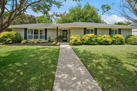 3305 Dothan Ln, Dallas, TX 75229
