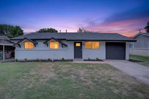 3633 Larry St, Haltom City, TX 76117