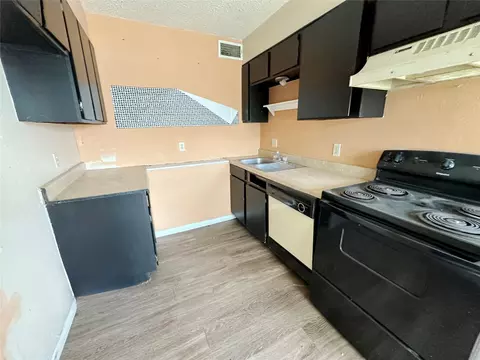 Kitchen - 100 Pecos Pl, Plainview, TX 79072 photo 1 of 4
