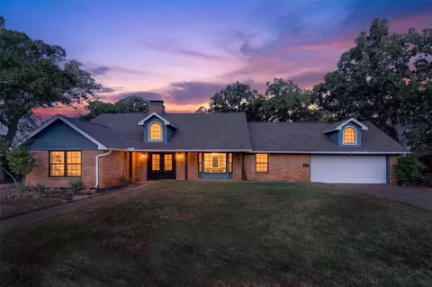 305 NW 7th Ave, Mineral Wells, TX 76067