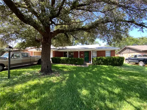 2004 Bettibart St, Fort Worth, TX 76134