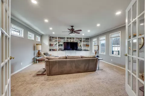 9835 Estate Ln, Dallas, TX 75238