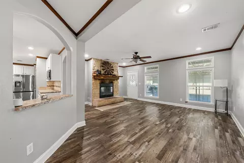 Living - 284 Bubert Ln, Mcgregor, TX 76657 photo 2 of 4