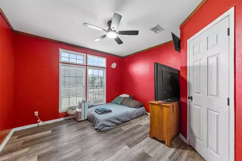 Bedroom - 284 Bubert Ln, Mcgregor, TX 76657 photo 2 of 5