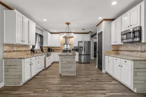 Kitchen - 284 Bubert Ln, Mcgregor, TX 76657 photo 1 of 3