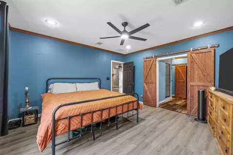 Bedroom - 284 Bubert Ln, Mcgregor, TX 76657 photo 4 of 5