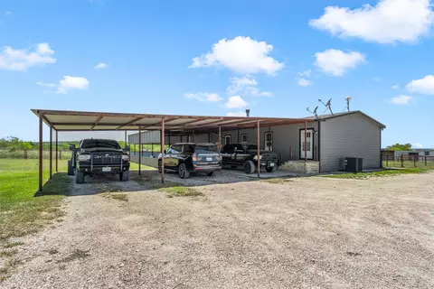Exterior - 284 Bubert Ln, Mcgregor, TX 76657 photo 10 of 11