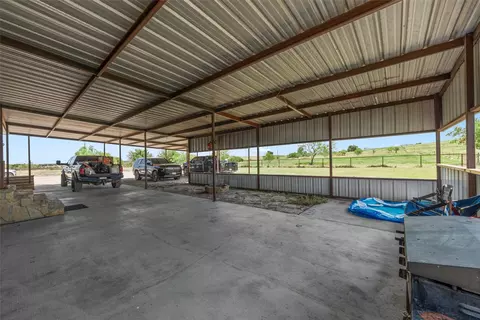 Exterior - 284 Bubert Ln, Mcgregor, TX 76657 photo 3 of 11