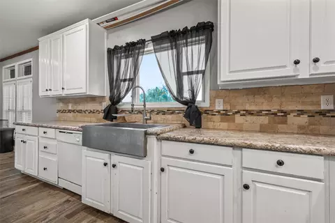Kitchen - 284 Bubert Ln, Mcgregor, TX 76657 photo 3 of 3