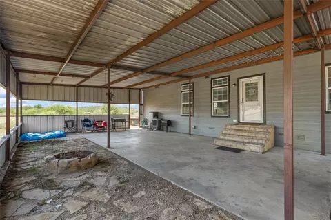 Exterior - 284 Bubert Ln, Mcgregor, TX 76657 photo 2 of 11