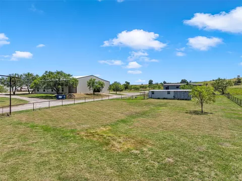 Exterior - 284 Bubert Ln, Mcgregor, TX 76657 photo 5 of 11