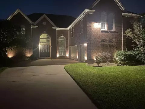 Exterior - 714 E Peninsula Dr, Coppell, TX 75019 photo 2 of 5