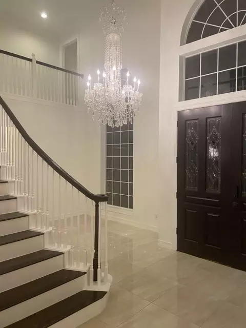 Entry Way - 714 E Peninsula Dr, Coppell, TX 75019 photo 2 of 6