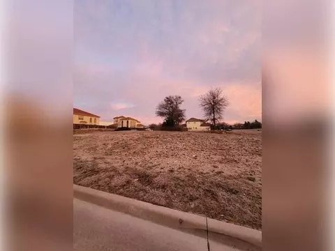 3909 Crescent Dr, Richardson, TX 75082