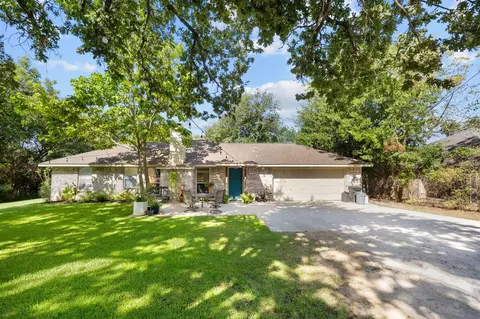 1400 E Lake Dr, Weatherford, TX 76087