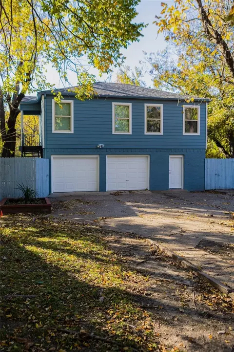 1320 Briarwood Cir, Garland, TX 75041