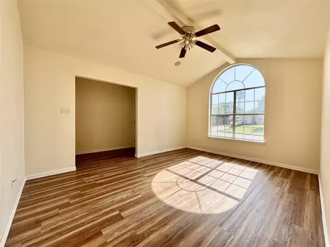 Living - 2001 Solomon Dr, Commerce, TX 75428 photo 1 of 1