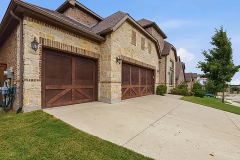10322 Trail Ridge Dr, Fort Worth, TX 76126