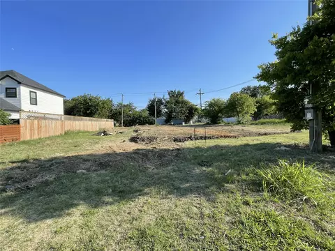 1400 E Morphy St, Fort Worth, TX 76104
