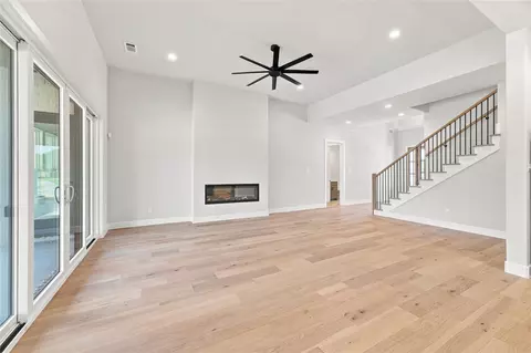 Living - 3820 Jacks Loop, Midlothian, TX 76065 photo 2 of 3