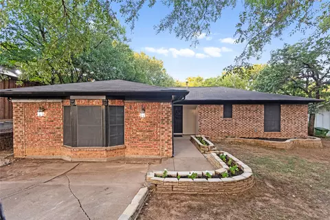 7024 Payte Ln, North Richland Hills, TX 76182