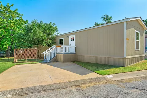5004 Apache Ct, Fort Worth, TX 76119