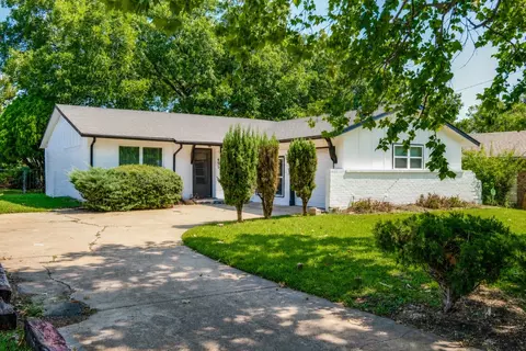 451 Southport Dr, Dallas, TX 75232