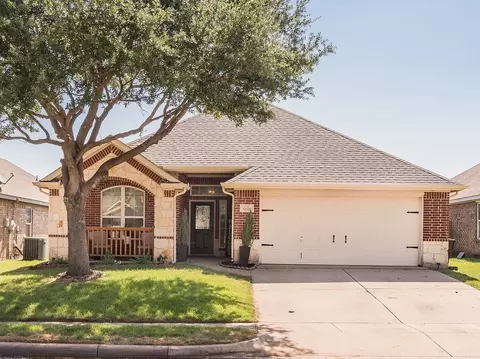 12145 Long Stone Dr, Burleson, TX 76028